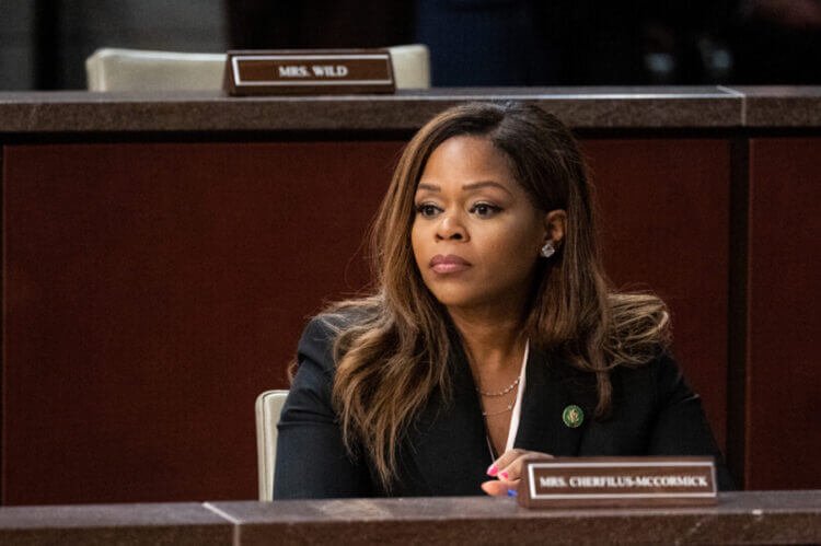 « Les gangs ne peuvent pas faire partie des négociations », affirme la Congresswoman Sheila Scherfilus Mc Cormick