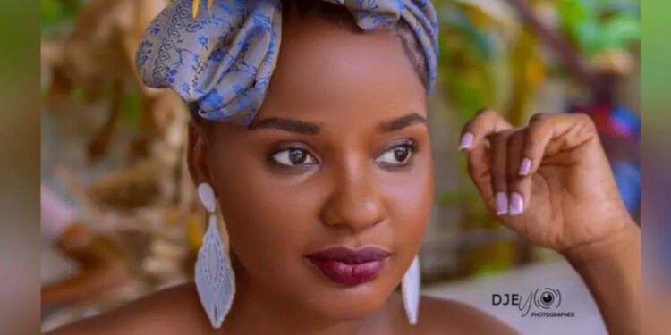 Sœurette Bruno chante pour se divertir et divertir