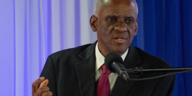« Déposer les armes ou vous irez en prison », déclare Edgard Leblanc s’adressant aux bandits