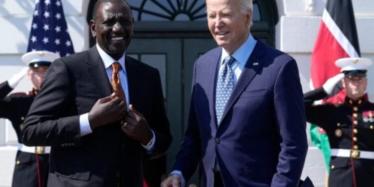 À Washington, le Président kenyan, William Ruto, a promis d’écraser les gangs armés en Haïti