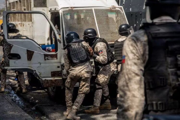 Pris en embuscade, trois policiers tués par des membres du gang de « Barbecue »