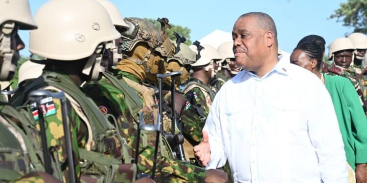 En visite à la base des Kényans, Garry Conille promet de reprendre le contrôle du pays