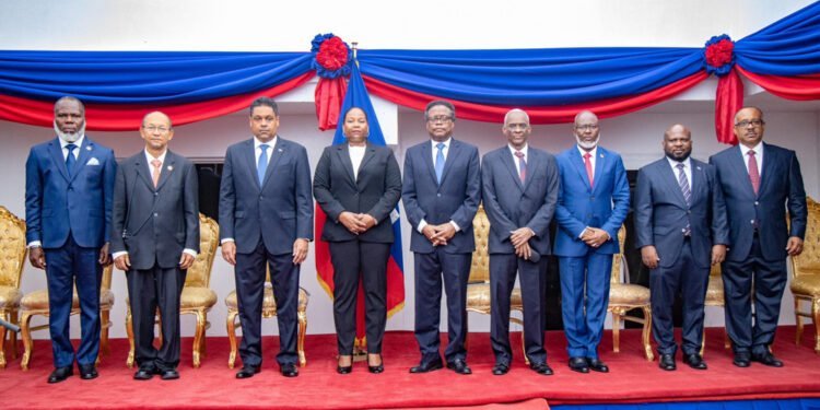 « Sans autorité », le Conseil présidentiel dénonce l’attaque des gangs contre Gressier et Carrefour