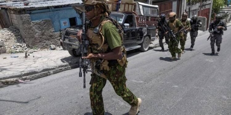 kényans en démonstration dans certaines rues de Port-au-Prince