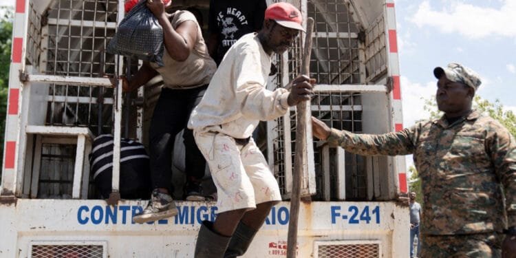 Expulsion de 10.000 Haïtiens par semaine, Luis Abinader hausse le ton