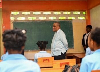 Garry Conille lance l’année scolaire (2024-2025) en pleine crise aiguë