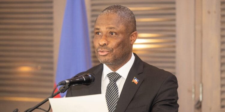 Le Chancelier Jean Victor Harvel Jean Baptiste En Mission à Cotonou