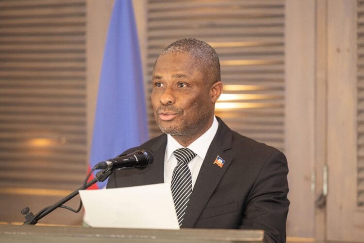 Le Chancelier Jean Victor Harvel Jean Baptiste En Mission à Cotonou