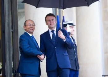 Macron A Reçu L’un Des “cons”, Leslie Voltaire