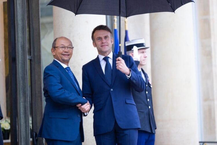 Macron A Reçu L’un Des “cons”, Leslie Voltaire