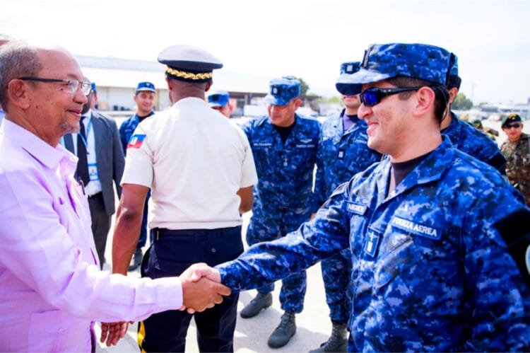 Timidement, La Mission Multinationale Se Renforce