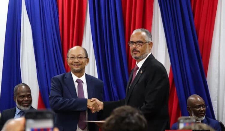 Face à La Menace Que Représentent Le Cpt Et La Primature Pour Notre Avenir, Il Est Impératif Que Chaque Haïtien Prenne Position