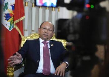 Leslie Voltaire lors de son intervention sur TV5 MONDE annonçant le référendum en mai 2025 et les élections générales en novembre, suscitant débats et incertitudes en Haïti